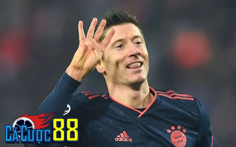 Robert Lewandowski – Bốn bàn trong 16 phút
